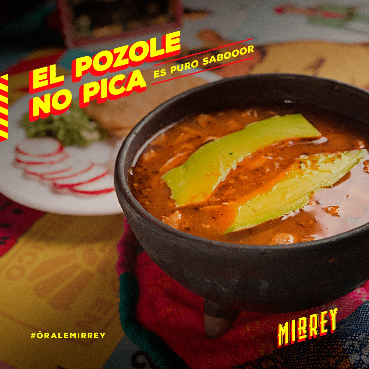 Pozole rojo servido en Restaurante MirRey